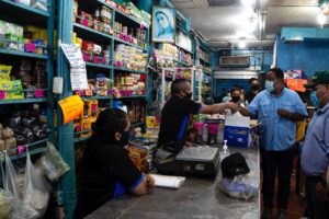 Ramírez continúa afanado en los mercados municipales