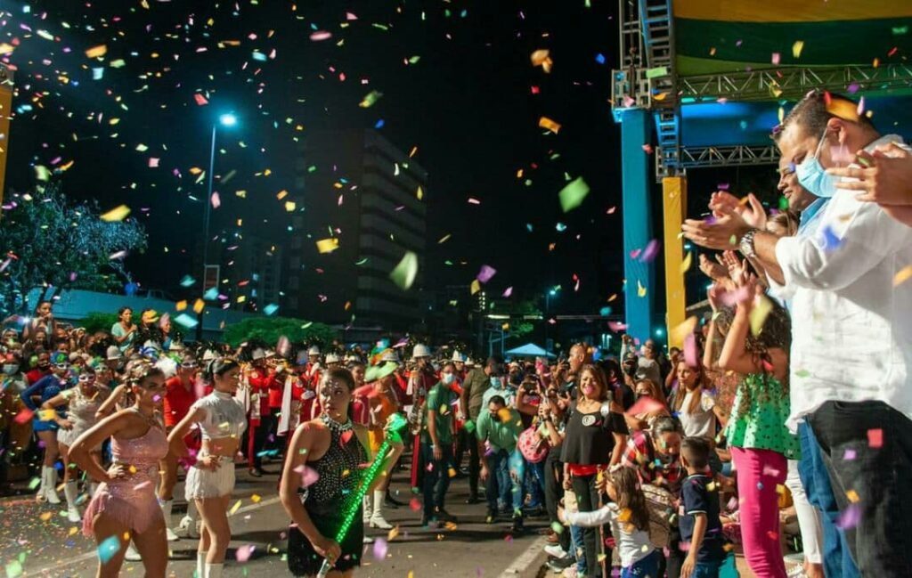 Con un colorido desfile inaugural inician los Carnavales 2022 “Así es Maracaibo”