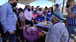 Manuel Rosales llevó los planes sociales a la Cañada de Urdaneta