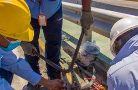 Mantenimiento al alumbrado del Puente Rafael Urdaneta llevó a cabo Fontur y Corpoelec