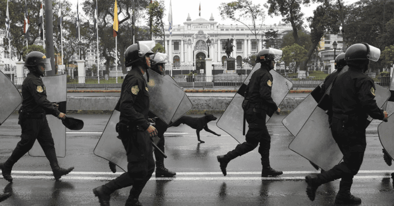 Perú decreta emergencia en dos provincias y llama a combatir crimen internacional