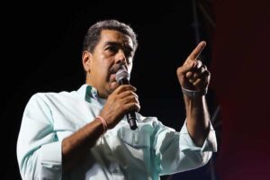 Maduro responsabiliza a grupos opositores de la muerte de personas en crisis poselectoral