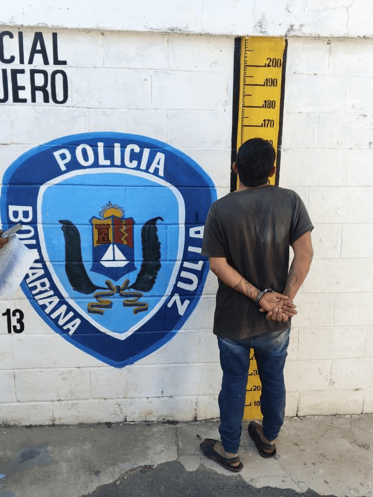 Restricción del uso del celular lleva a una niña de 11 años al suicidio