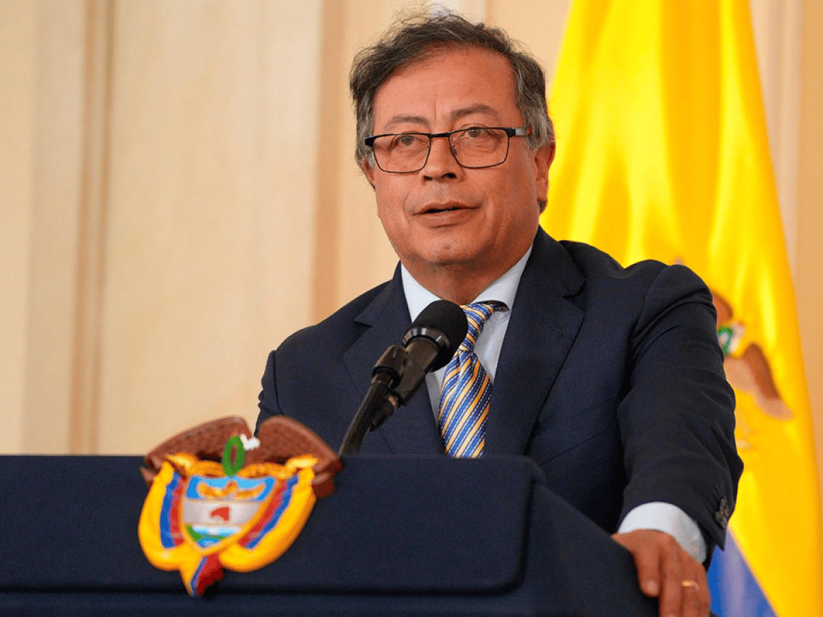 Tarek William Saab le pide a Petro no inmiscuirse en los problemas internos del país