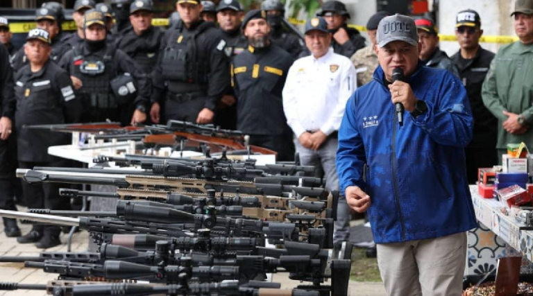Hallan arsenal de alto calibre en Miranda
