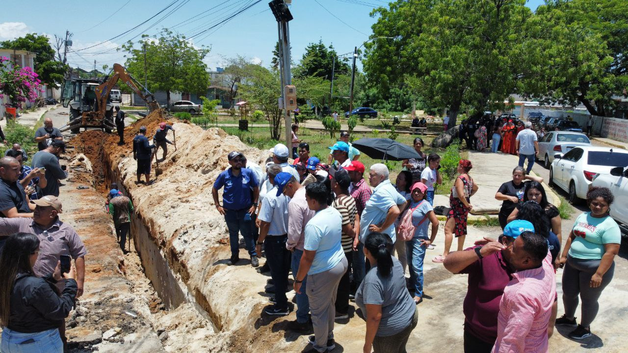 Sustitución de 200 metros de colectores en Caracciolo Parra Pérez atenderá a 500 familias marabinas