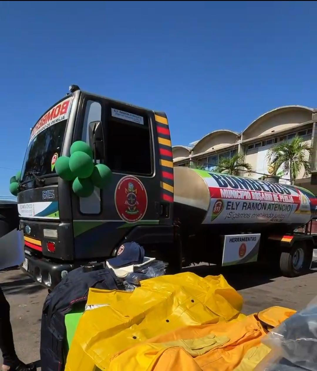 Alcaldía entregó camión supresor de incendios e implementos a bomberos de Rosario de Perijá