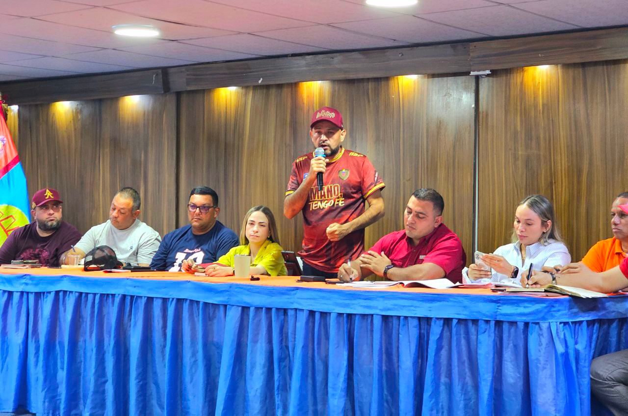 Alcalde Héctor Soto sostuvo mesa de trabajo con el sector licorero para fortalecer el desarrollo económico de San Francisco