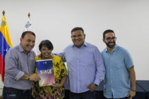 Alcaldía de Maracaibo entregó licencias económicas a emprendedores