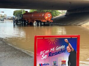 Alcaldía de Maracaibo liberó tramo vial inundado en el casco central de la ciudad