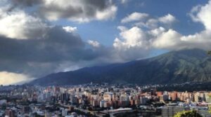 Autoridades meteorológicas prevén nubosidad parcial en gran parte del país