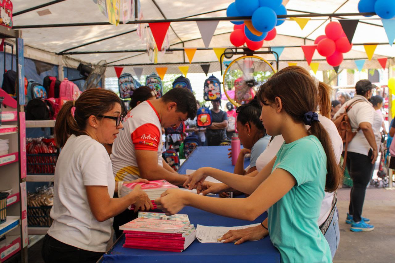 Con descuentos de hasta un 30% en útiles, la Alcaldía de Maracaibo inició Feria Escolar