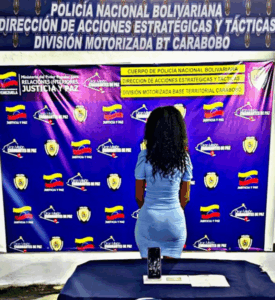 Detienen a mujer que se presentó como diputada a una división de la PNB