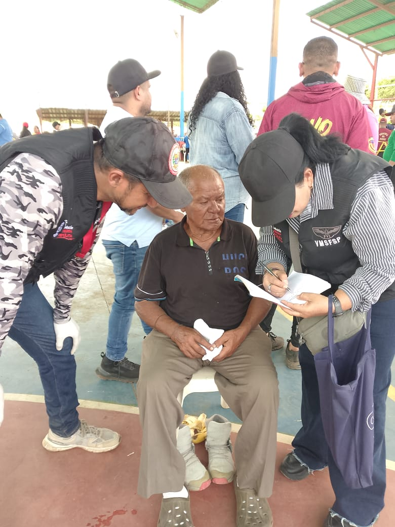 ¡Salvando Vidas! Equipo de la Misión Negra Hipólita tras la explosión en la fábrica de fuegos artificiales llevó una rápida respuesta