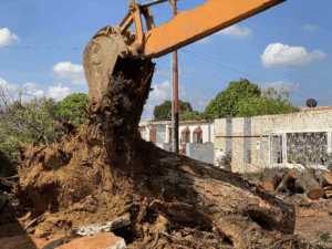 Controlada fuga de gas en Urb. La Rosaleda y liberado paso vial tras caída de un árbol