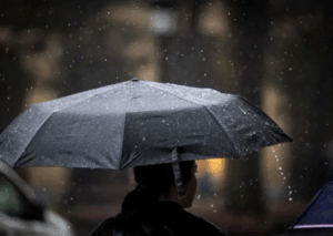 Onda tropical 35 llega al territorio venezolano