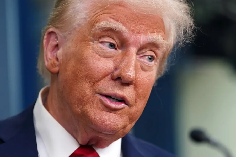 Trump niega conversaciones para preparar un «cambio de régimen» en Venezuela