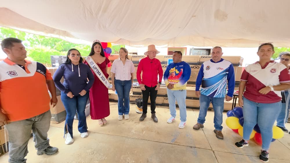 Proyecto juvenil comunitario beneficia a más de 500 estudiantes universitarios en Mara