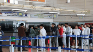 Retornan 185 migrantes venezolanos procedentes de EEUU