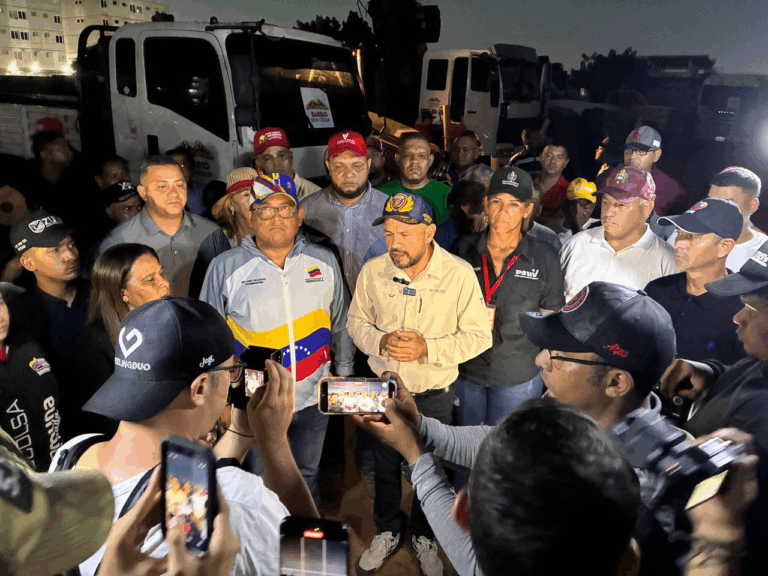 Alcalde Héctor Soto anuncia reubicación de familias afectadas tras explosión del galpón de fuegos artificiales Gallo Verde