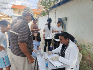 San Francisco llevó jornada de salud comunitaria al sector El Bebedero con atención integral para más de 300 personas