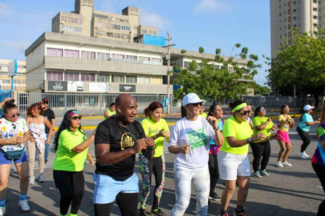 Recreación y salud animan a los participantes de la ciclovía en Maracaibo