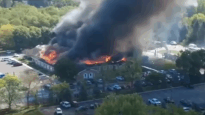 Terror en EEUU tras tiroteo e incendio en una iglesia mormona de Michigan