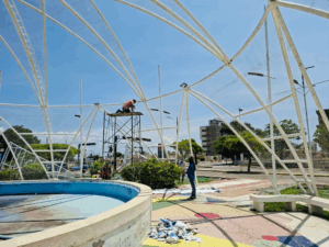 Llegó la navidad: inicia montaje e iluminación en preparación para encendido de Bella Vista