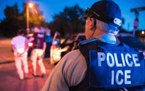 Juez impide a ICE encarcelar a migrantes que entraron a EEUU como menores no acompañados