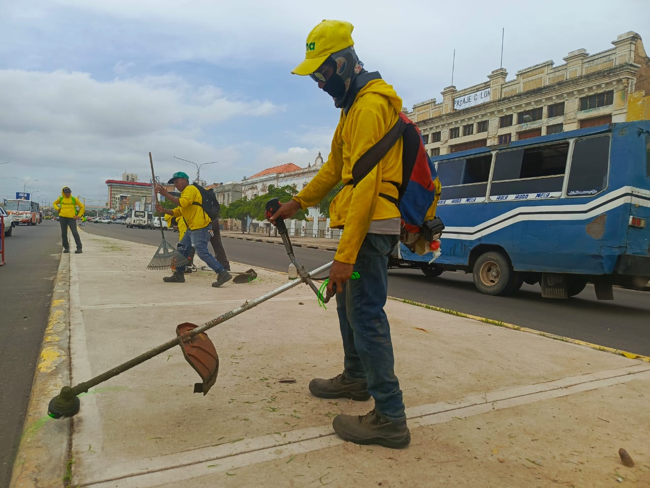 Alcaldía de Maracaibo aplica Plan Integral de Mantenimiento Vial y Demarcación en el casco central