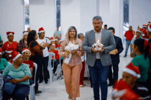 Abuelos celebraron el Día del Adulto Mayor y el inicio de la Navidad junto al gobernador Caldera y la primera Dama