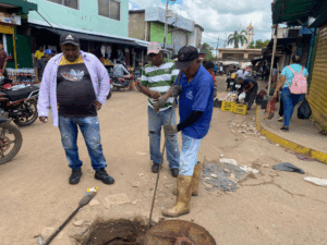 Gobierno Bolivariano realiza trabajos de mantenimiento en redes de aguas servidas en Mara 