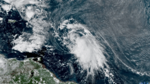 Tormenta Jerry crece en el Atlántico y podría convertirse en huracán