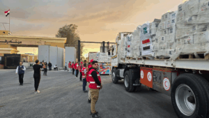 Comienza el ingreso de ayuda humanitaria a Gaza desde Egipto