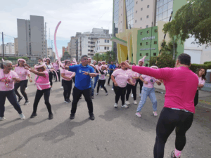 Dirección de Seguridad Municipal dedicó bailoterapia a la campaña de prevención del cáncer de mama