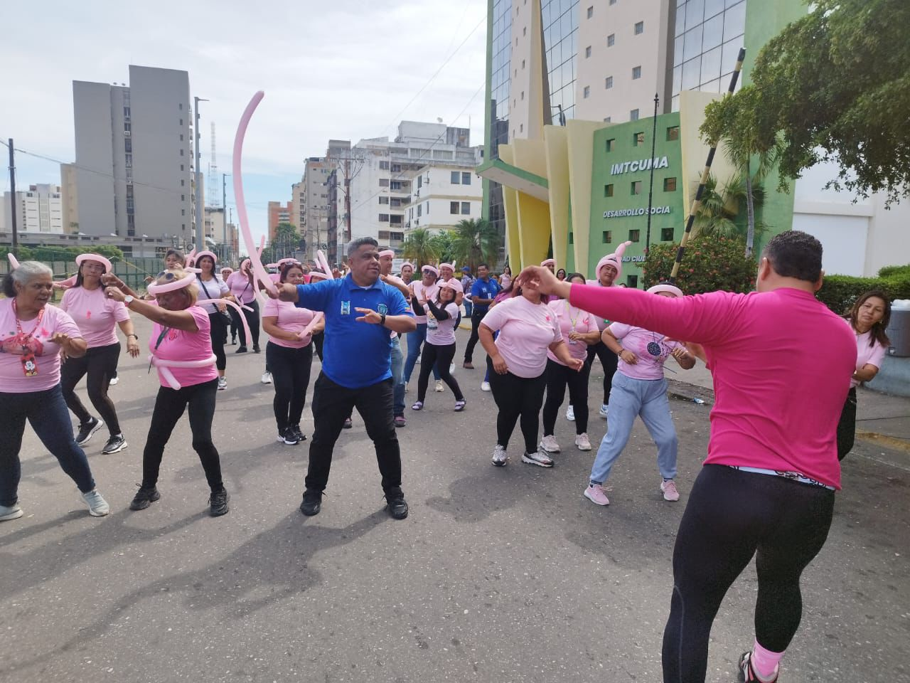 Dirección de Seguridad Municipal dedicó bailoterapia a la campaña de prevención del cáncer de mama