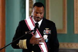 Comandante de EEUU a cargo de operaciones cerca de Venezuela anuncia su retirada