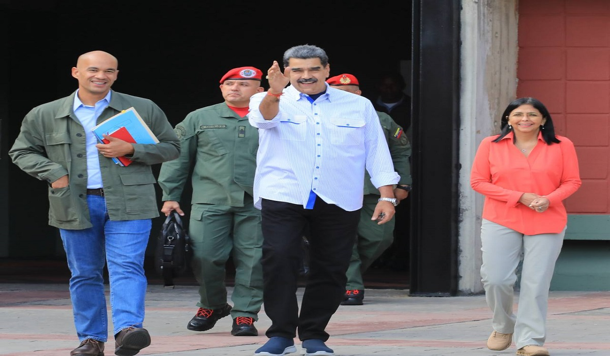 Maduro responde a “fake news”: Alto mando político militar está unido y resteado
