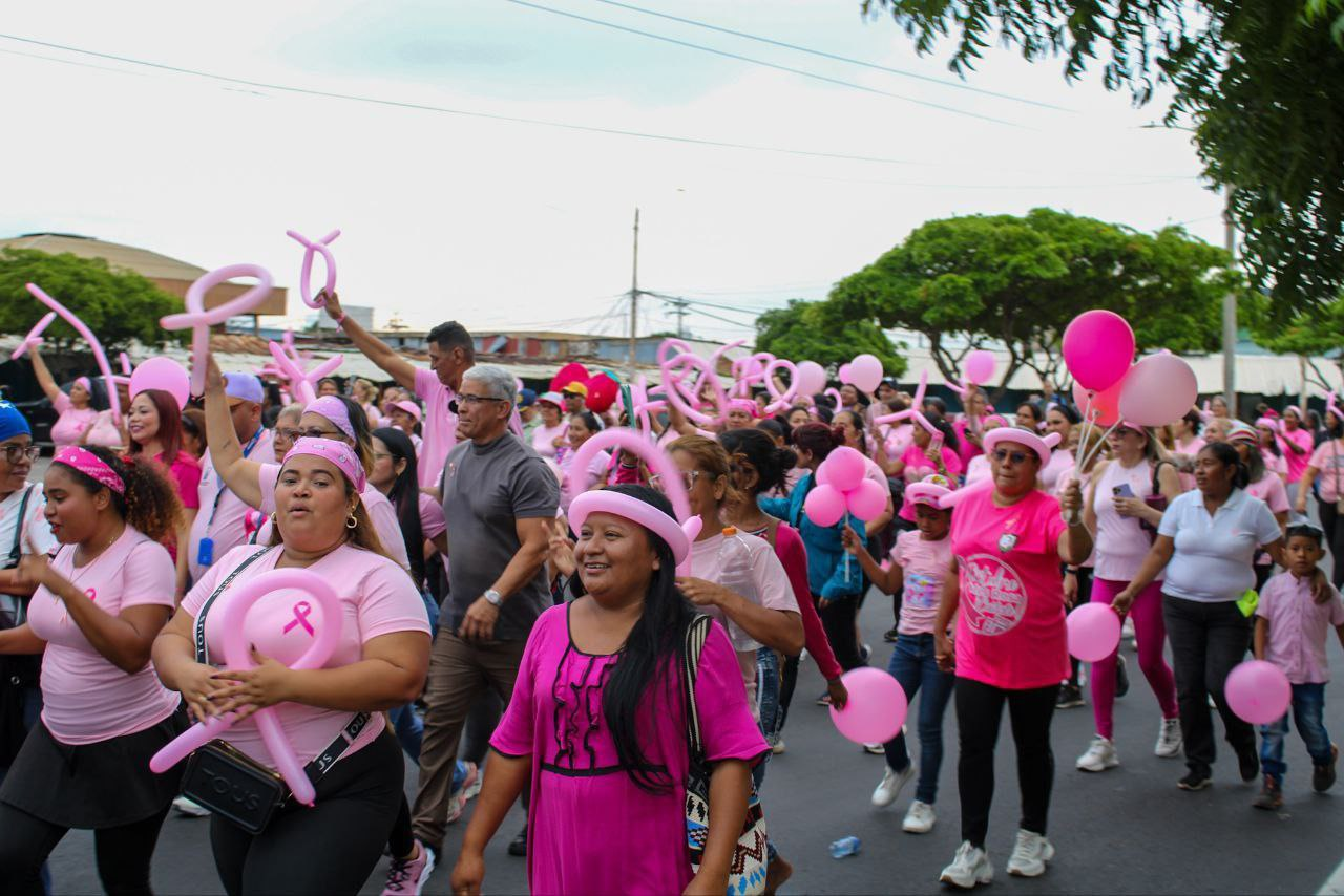 Las mujeres del oeste de Maracaibo marcharon para promover prevención del cáncer de mama