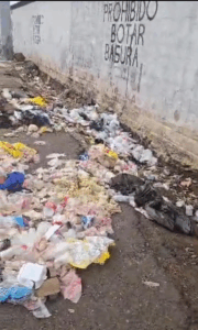 Polimaracaibo detiene a dos ciudadanos por arrojar desechos en la vía pública