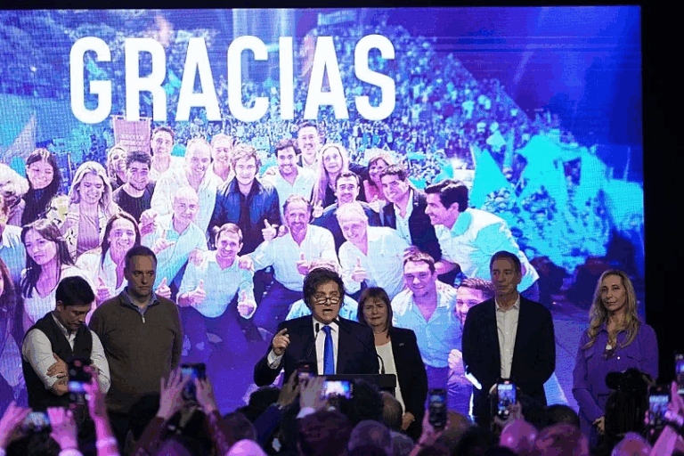 Sorpresiva victoria de partido de Milei en legislativas: asegura 64 escaños y gana en Buenos Aires