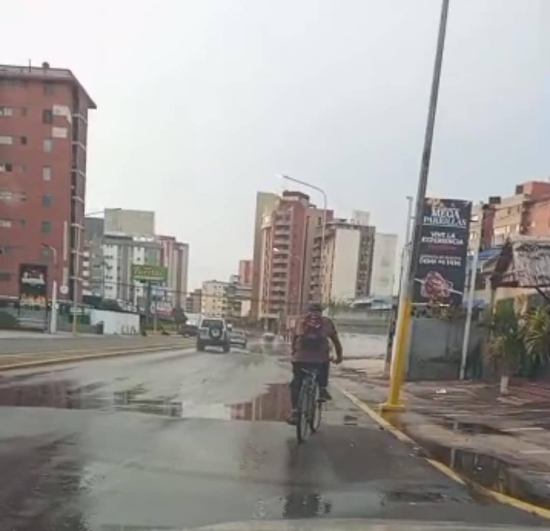 Alcaldía de Maracaibo hace llamado de atención a responsables por botes de agua