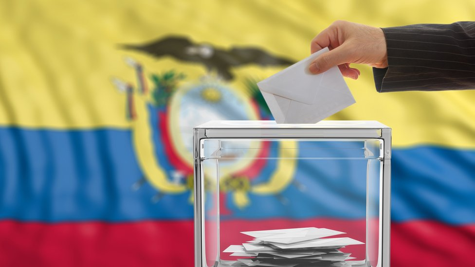 Ecuador: el 'No' se impone en el referendo, con el 50% de los votos escrutados