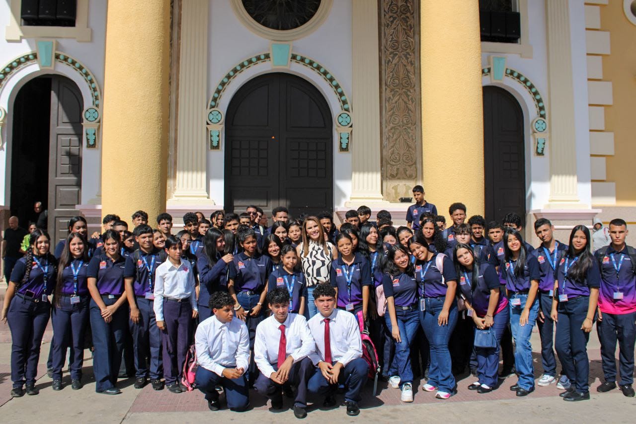 Gobierno nacional financiará becas universitarias de Alcaldía de Maracaibo y Gobernación