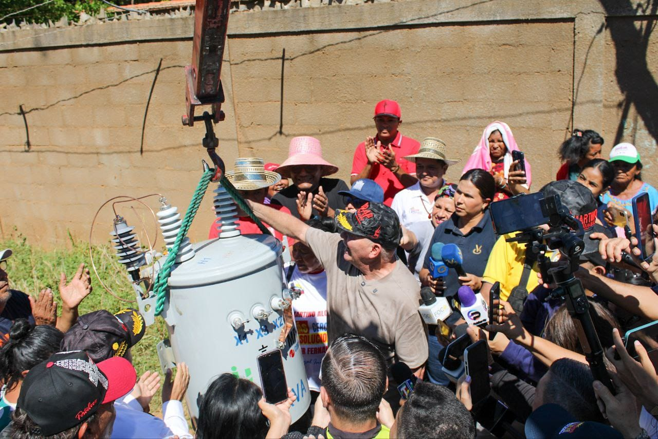 Atendidas 250 familias en parroquia San Isidro con 6 transformadores