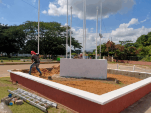 Dirección de Cultura de la Alcaldía Bolivariana de Machiques avanza en la recuperación total de la Plaza Las Banderas