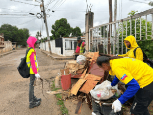 Alcaldía de Maracaibo atendió con la operación ¡Saca tu Cachivache! a 175 familias del sector 7 de Enero