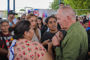 A través de la VenApp Alcaldía de Maracaibo entrega ayudas humanitarias