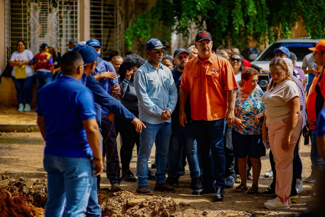 Gobernador Caldera supervisa trabajos de sustitución de colector en comunidad Club Hípico 1