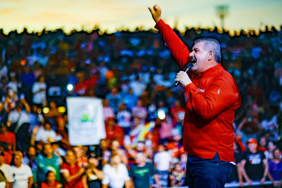 Juramentados 5.879 Comandos de Comunidades Bolivarianos Integrales en el Zulia